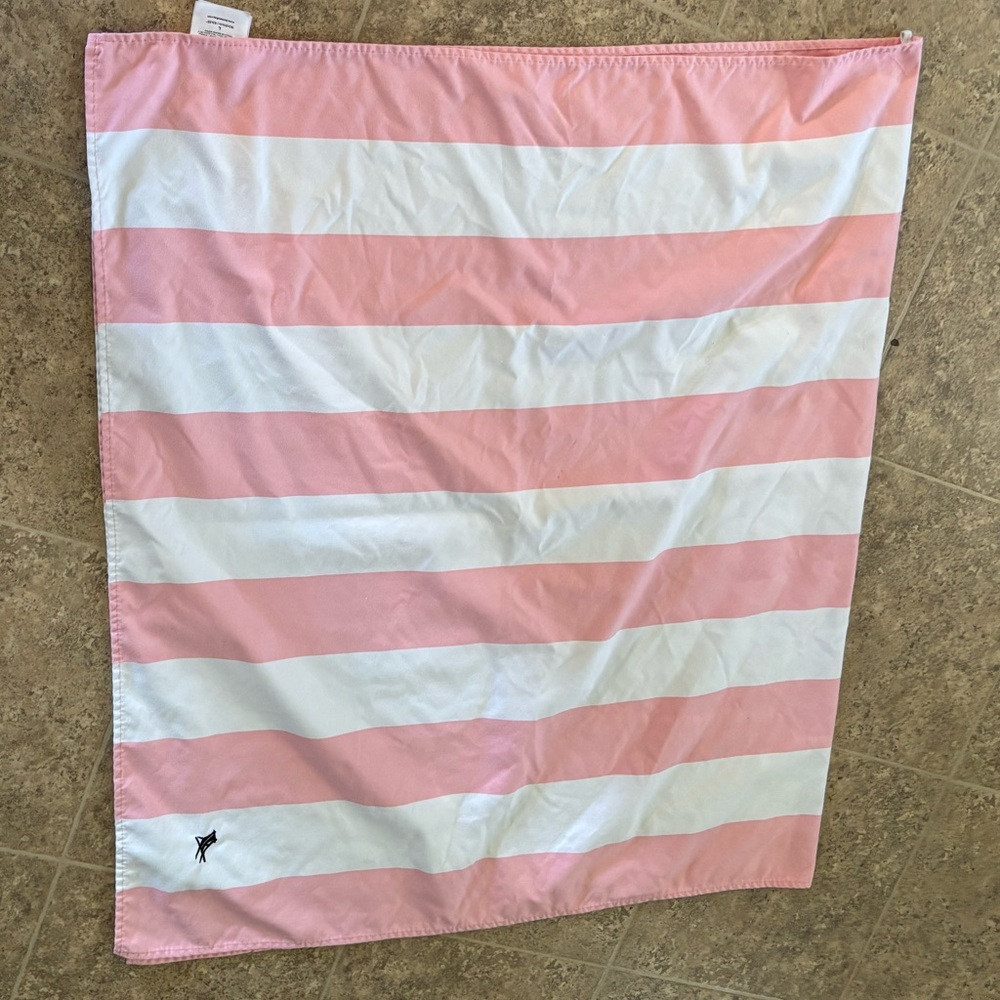 Large (160x90cm, 63x35)Dock & Bay Malibu Pink/White Quick Dry, Sand Free - towel